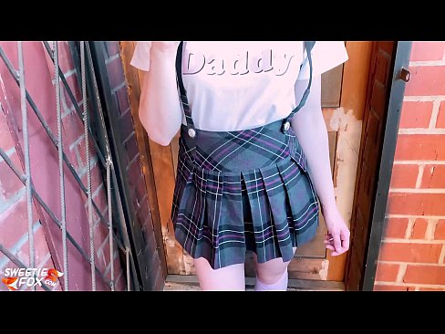 ❤️ L'escola es xucla la polla profundament i la folla en lloc de les classes. Vídeo de sexe a nosaltres ❌❤
