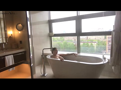 ❤️ Una nena tremenda masturbant-se apassionadament el cony al bany Vídeo de sexe a nosaltres ❌❤