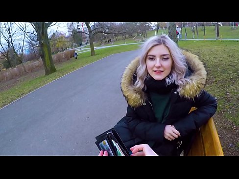 ❤️ Empassa el semen calent d'un desconegut per diners: una mamada al parc d'Eva Elfie Vídeo de sexe a nosaltres ❌❤